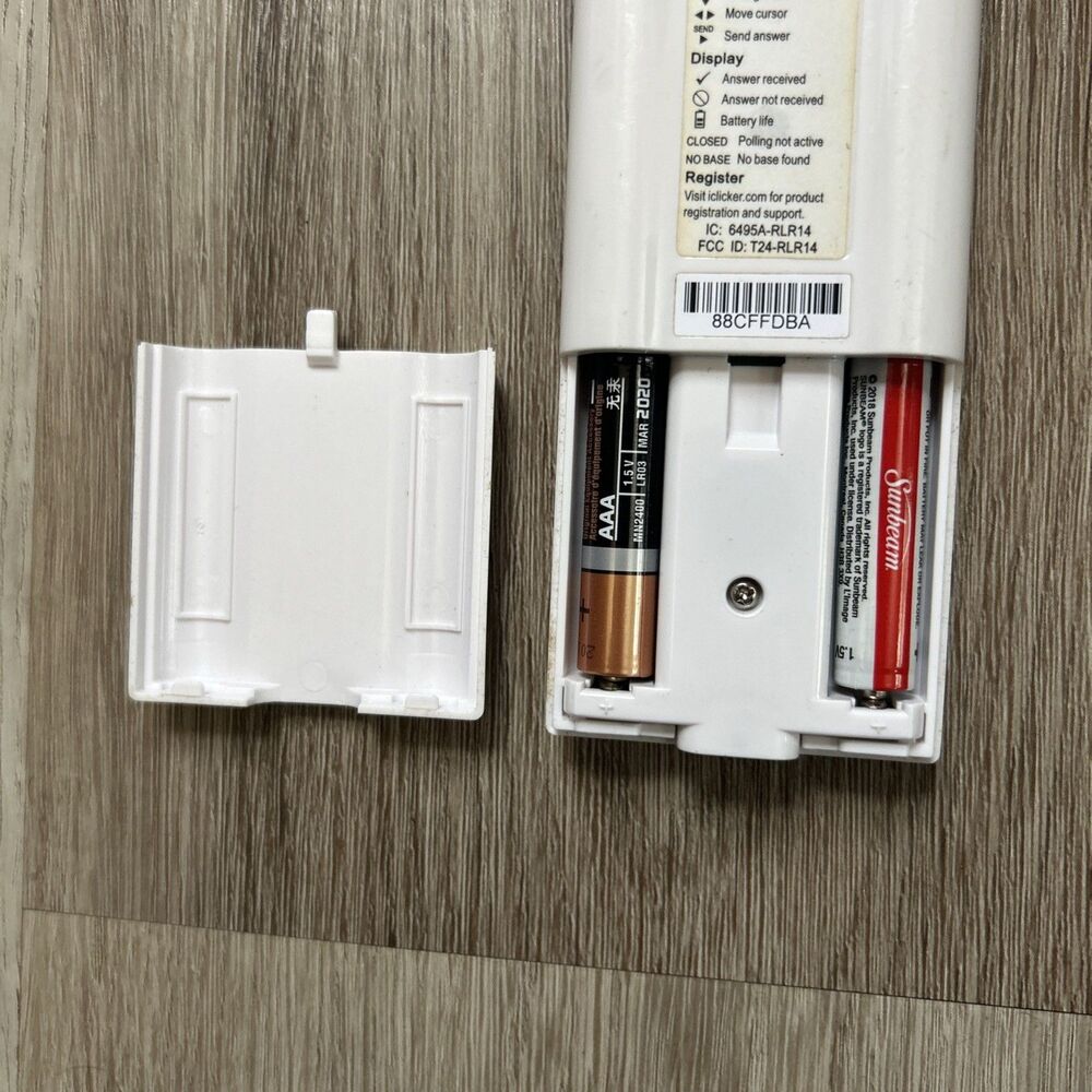 iClicker 2 Student Response Remote Control Classroom Tested Working w/ Batteries - Picture 5 of 5